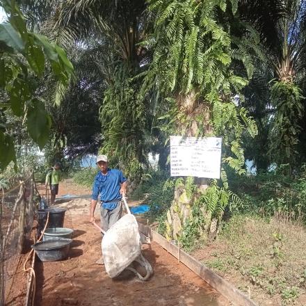 Kegiatan rambat beton dusun 04 2x60 meter 